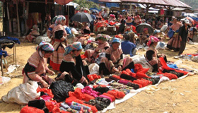 Sapa Market Tours